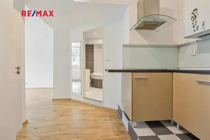 Prodej bytu 2+kk, Praha - Podolí, Podolská, 44 m2