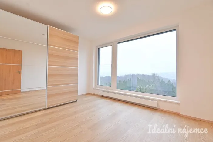 Pronájem bytu 2+kk, Brno, třída Generála Píky, 44 m2