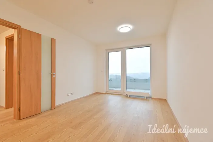 Pronájem bytu 2+kk, Brno, třída Generála Píky, 44 m2