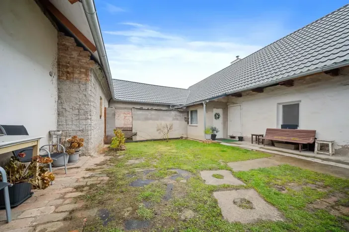 Prodej rodinného domu, Uhersko, 173 m2