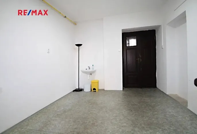 Pronájem kanceláře, Kolín, Jiráskovo náměstí, 45 m2