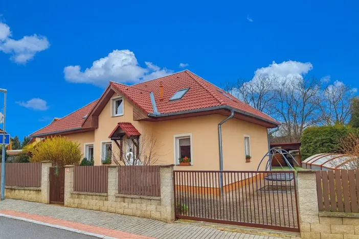 Prodej rodinného domu, Modletice, 261 m2