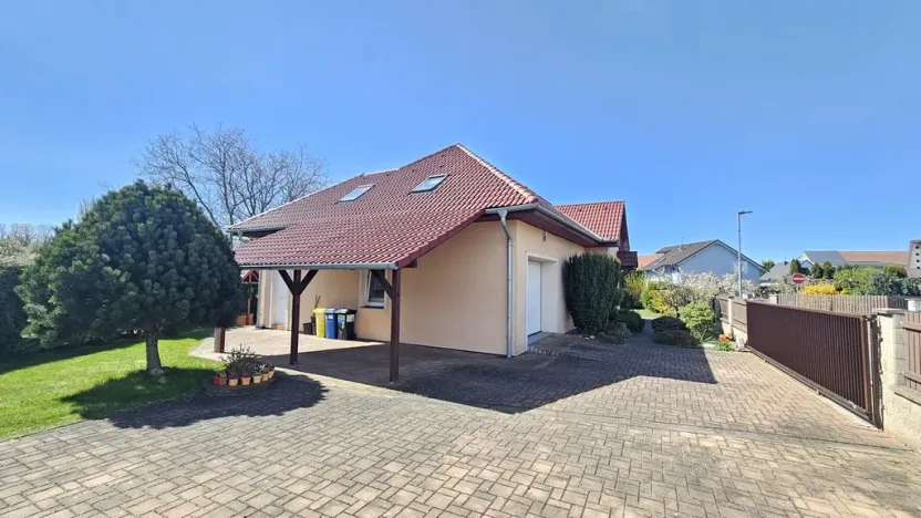 Prodej rodinného domu, Modletice, 261 m2