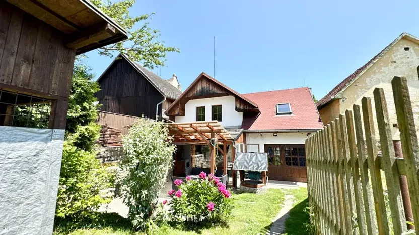 Prodej rodinného domu, Větřní, V Lukách, 208 m2