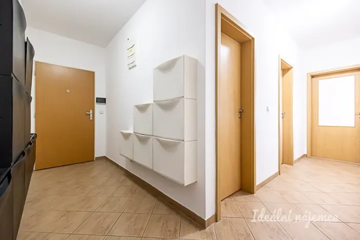 Pronájem bytu 2+kk, Praha, Vorařská, 69 m2
