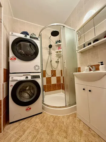 Pronájem bytu 2+kk, Liberec, Hodkovická, 64 m2