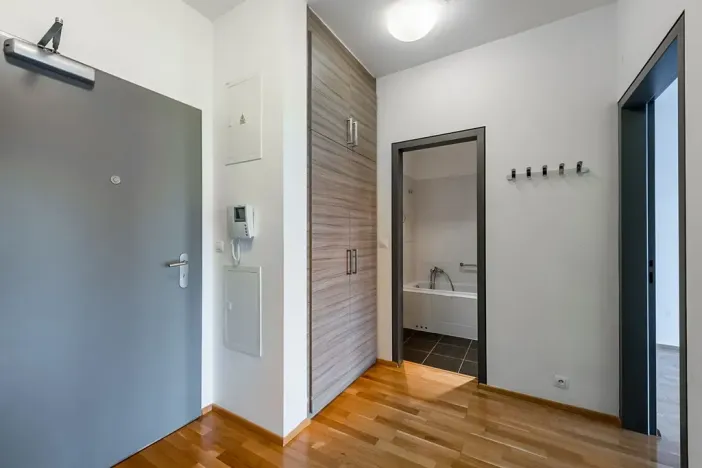Pronájem bytu 2+kk, Praha - Vinohrady, Korunní, 64 m2