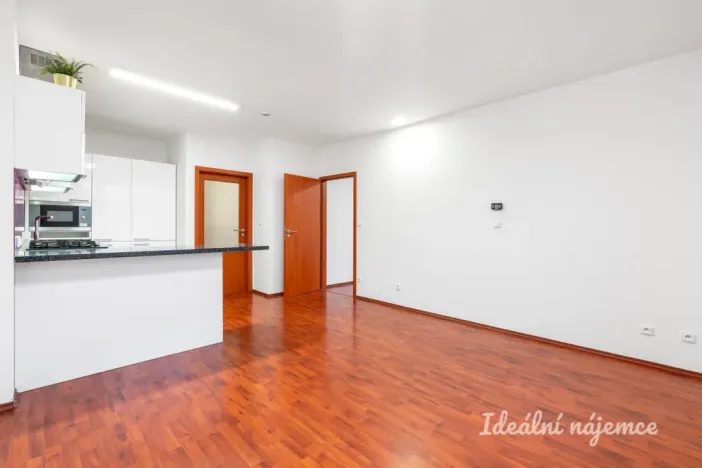 Pronájem bytu 2+kk, Praha - Vršovice, Bajkalská, 53 m2