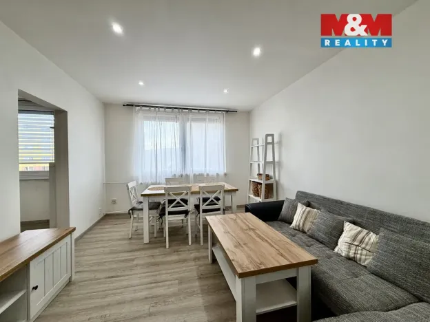 Prodej bytu 3+1, Klášterec nad Ohří, Na Vyhlídce, 66 m2