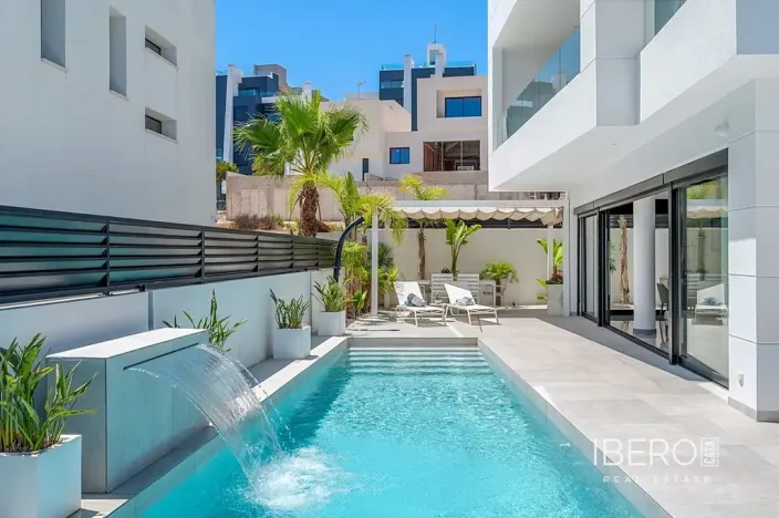 Prodej rodinného domu, Guardamar del Segura, Španělsko, 194 m2