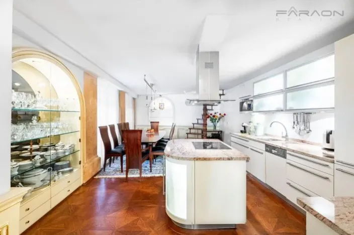 Prodej bytu 4+kk, Praha - Staré Město, Smetanovo nábřeží, 142 m2