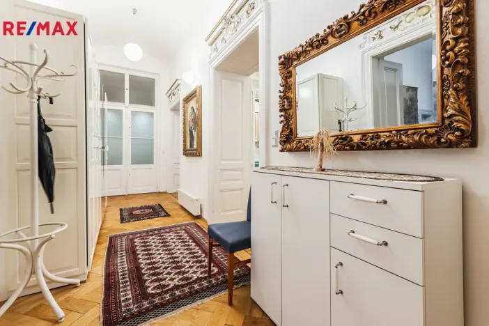 Pronájem bytu 4+1, Praha - Nové Město, Na Zderaze, 180 m2