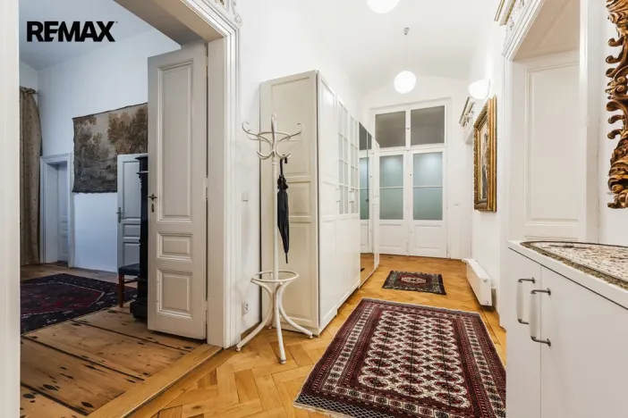 Pronájem bytu 4+1, Praha - Nové Město, Na Zderaze, 180 m2