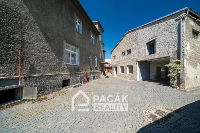 Prodej výrobních prostor, Tršice, 1000 m2