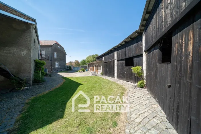 Prodej rodinného domu, Tršice, 700 m2