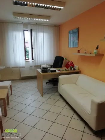 Pronájem kanceláře, Uherské Hradiště, Mariánské náměstí, 16 m2