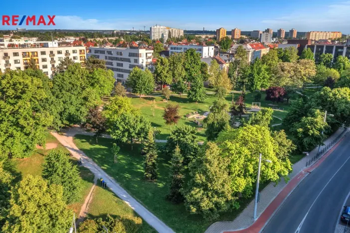 Prodej bytu 2+kk, Hradec Králové - Pražské Předměstí, Gočárova třída, 203 m2