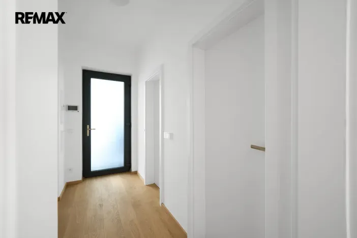 Prodej bytu 2+kk, Hradec Králové - Pražské Předměstí, Gočárova třída, 203 m2