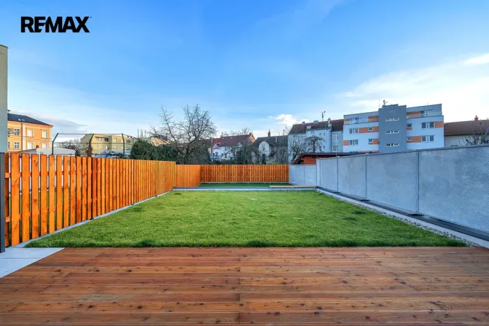 Prodej bytu 2+kk, Hradec Králové - Pražské Předměstí, Gočárova třída, 203 m2