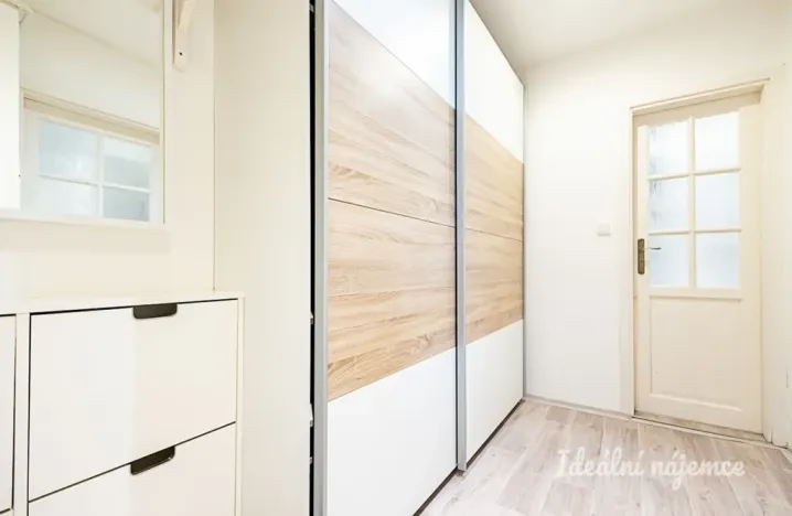 Pronájem bytu 2+kk, Praha - Holešovice, Osadní, 46 m2