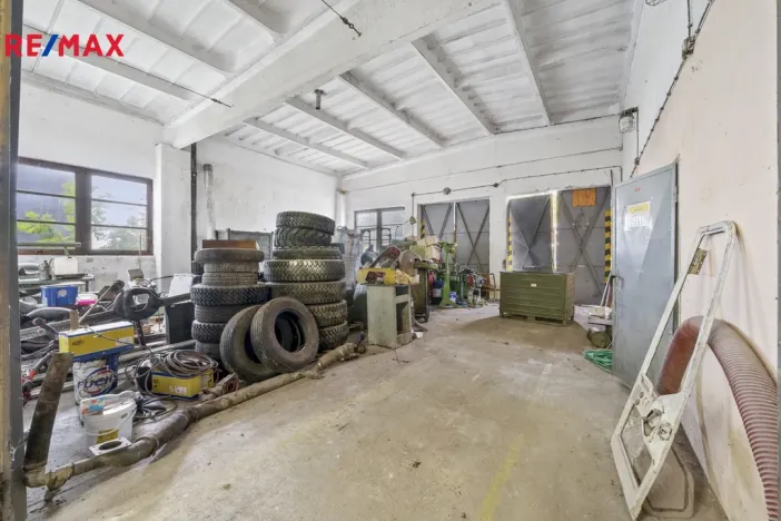 Pronájem skladu, Skuteč, Smetanova, 253 m2