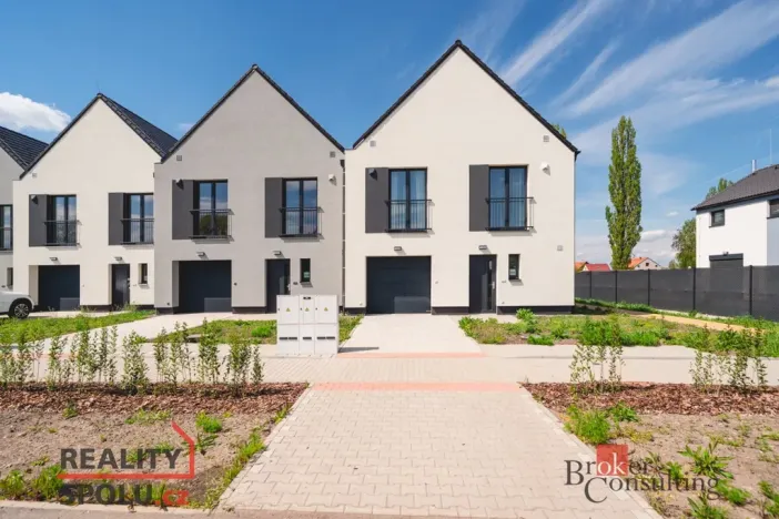 Prodej rodinného domu, Pečky - Velké Chvalovice, Za Statkem, 166 m2