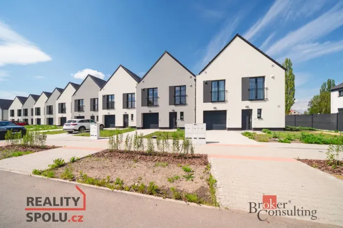 Prodej rodinného domu, Pečky - Velké Chvalovice, Za Statkem, 166 m2