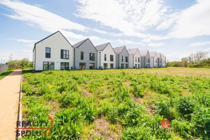 Prodej rodinného domu, Pečky - Velké Chvalovice, Za Statkem, 166 m2