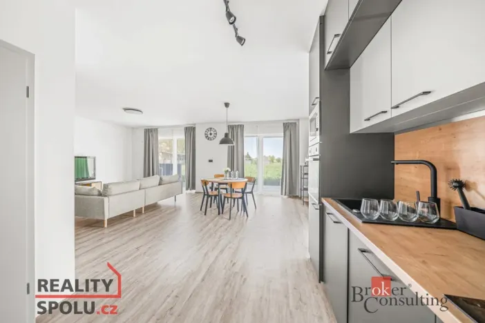 Prodej rodinného domu, Pečky - Velké Chvalovice, Za Statkem, 166 m2