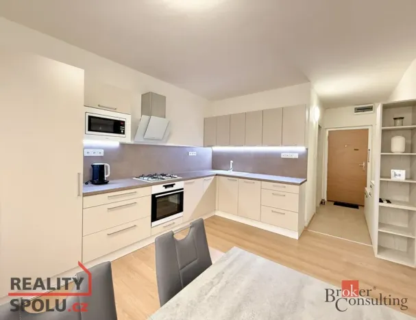 Pronájem bytu 1+1, Ostrava - Svinov, Evžena Rošického, 40 m2