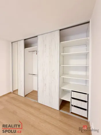 Pronájem bytu 1+1, Ostrava - Svinov, Evžena Rošického, 40 m2