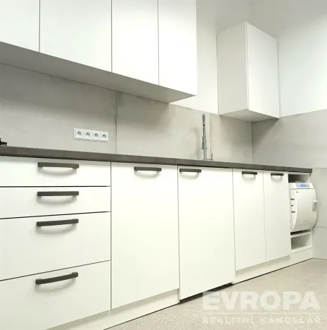 Pronájem komerční nemovitosti, Praha, Olšanská, 14 m2