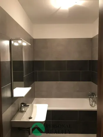 Pronájem bytu 2+kk, Pardubice, Pod Vinicí, 64 m2