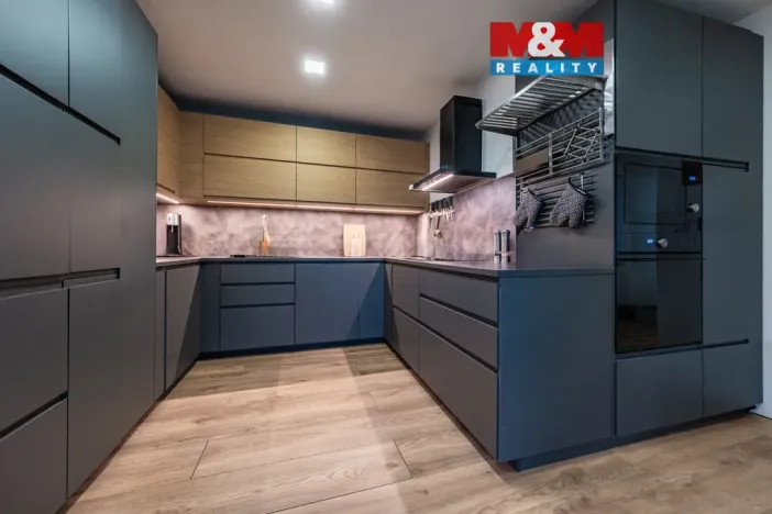 Prodej rodinného domu, Jehnědí, 189 m2