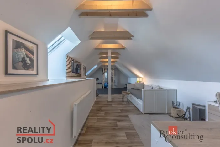 Prodej rodinného domu, Zlonín, U Rybníka, 291 m2