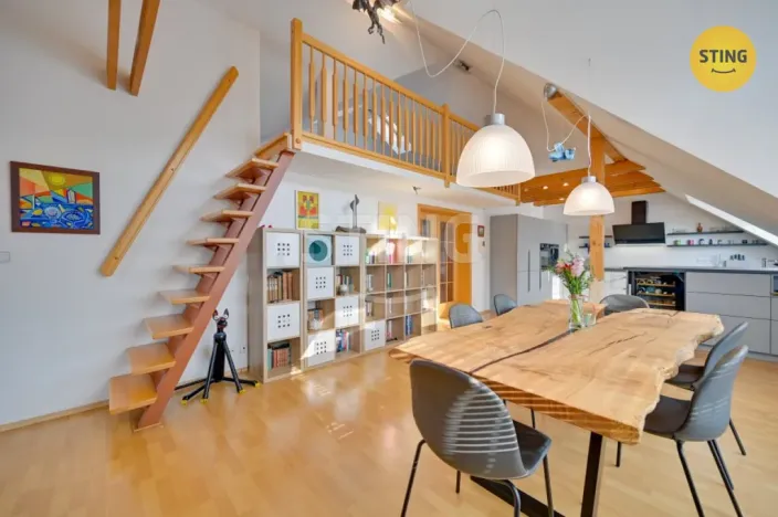 Prodej komerční nemovitosti, Zlín, Kvítková, 609 m2