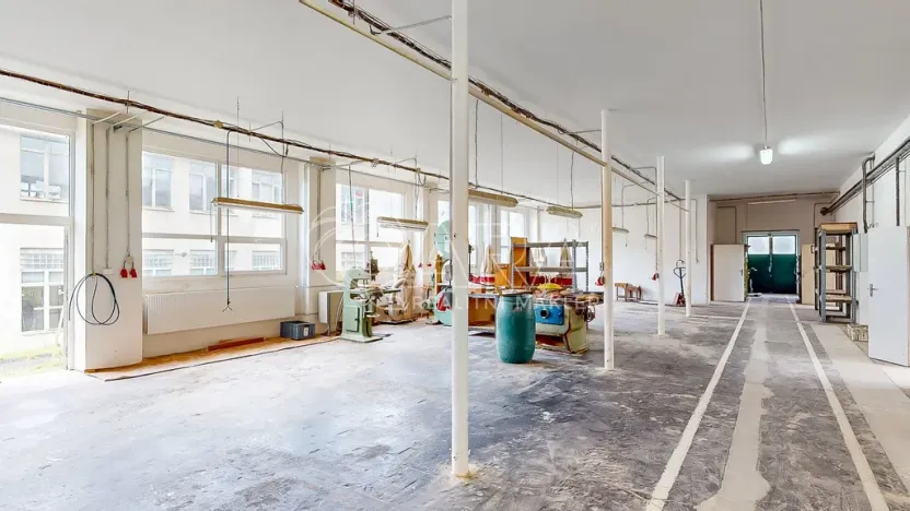 Pronájem skladu, Luby, 1700 m2