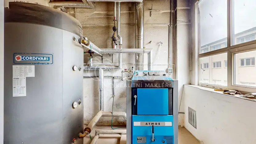 Pronájem skladu, Luby, 1700 m2