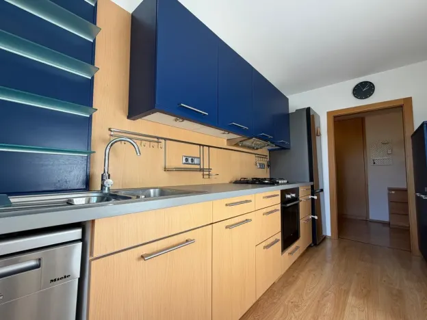 Pronájem bytu 2+kk, Praha, 28. pluku, 58 m2