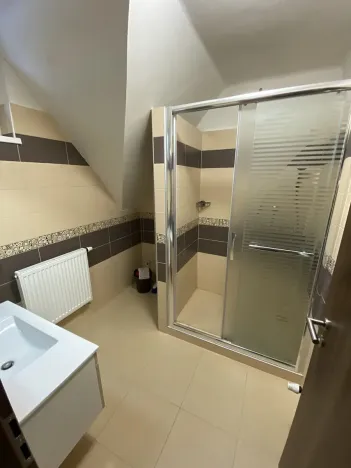 Prodej rodinného domu, Benecko, 635 m2