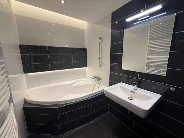 Pronájem bytu 2+kk, Pardubice - Zelené Předměstí, Pod Vinicí, 57 m2