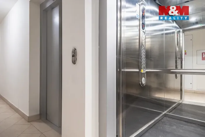 Prodej bytu 3+kk, Praha - Horní Měcholupy, Mantovská, 90 m2