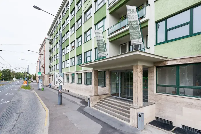 Pronájem kanceláře, Pardubice, Sukova třída, 37 m2