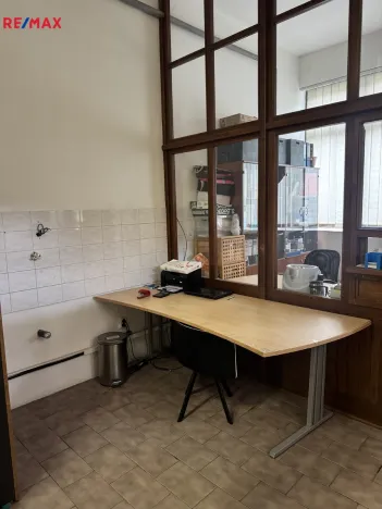 Prodej kanceláře, Zlín - Louky, Chlumská, 600 m2