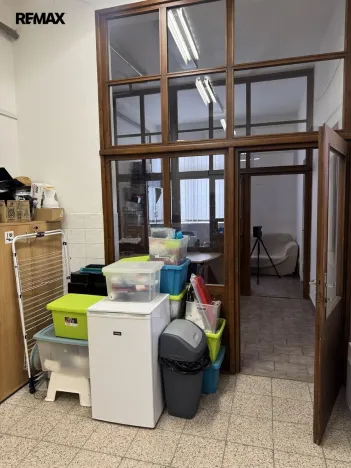 Prodej kanceláře, Zlín - Louky, Chlumská, 600 m2