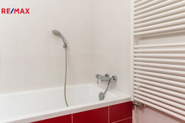 Prodej bytu 2+kk, Karlovy Vary, Libušina, 51 m2