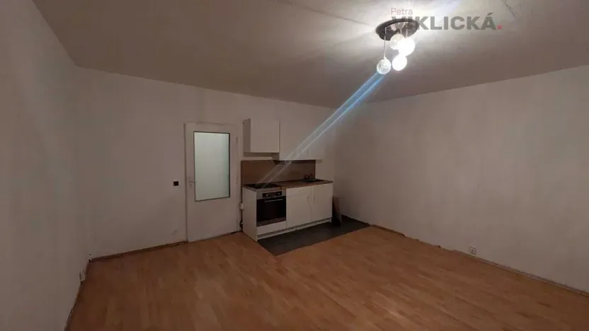 Pronájem bytu 1+kk, Brno - Líšeň, Kosíkova, 31 m2