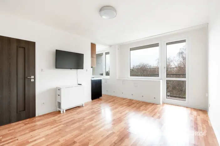 Pronájem bytu 1+kk, Praha - Střížkov, Českolipská, 26 m2