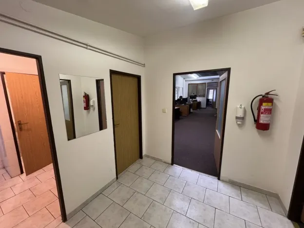 Pronájem obchodního prostoru, Pardubice, Bělobranské náměstí, 191 m2