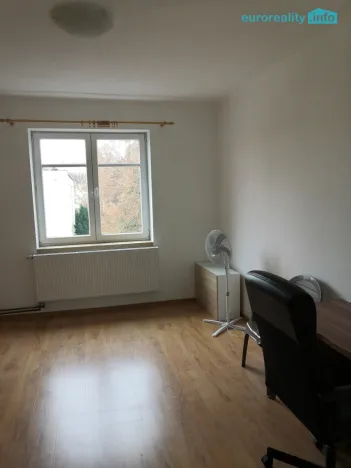 Pronájem bytu 2+1, Karlovy Vary, Kpt. Jaroše, 52 m2